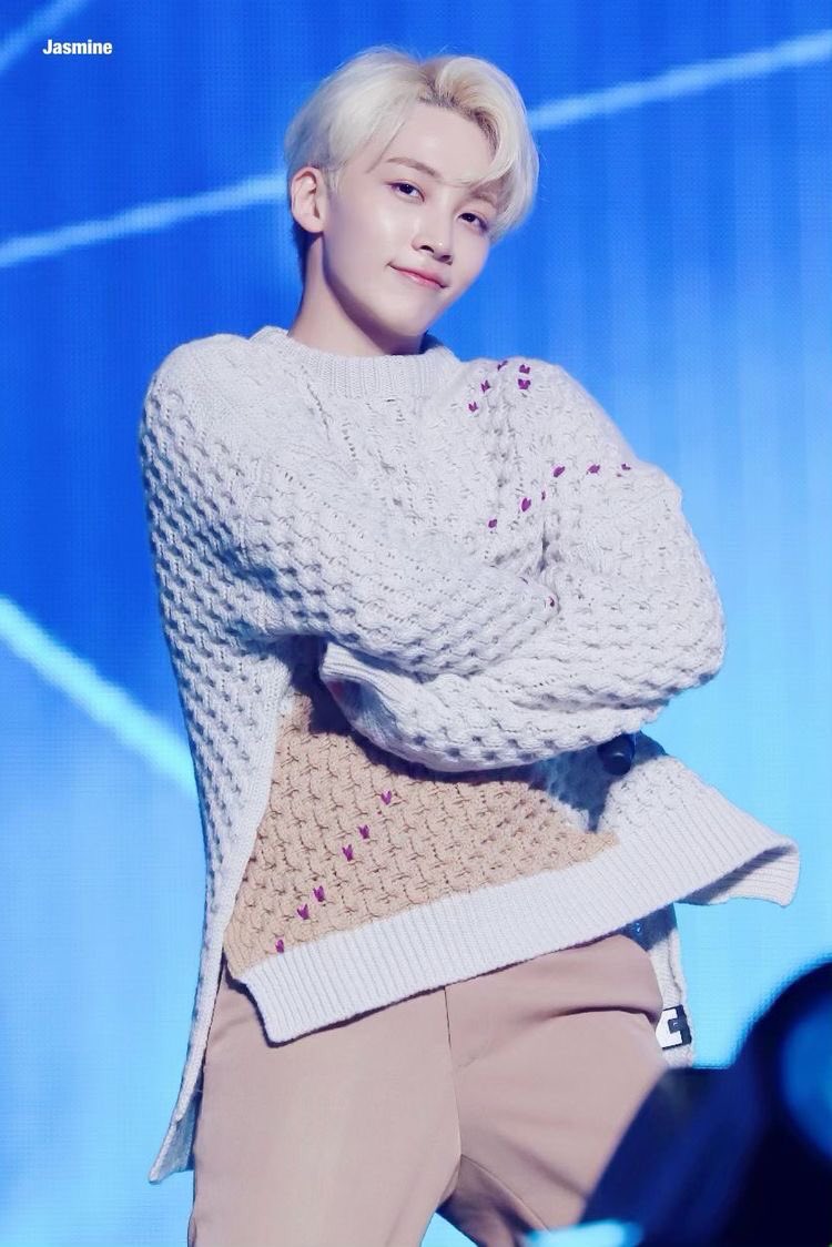 MY POOR HEART CAN’T HANDLE YOON JEONGHAN!