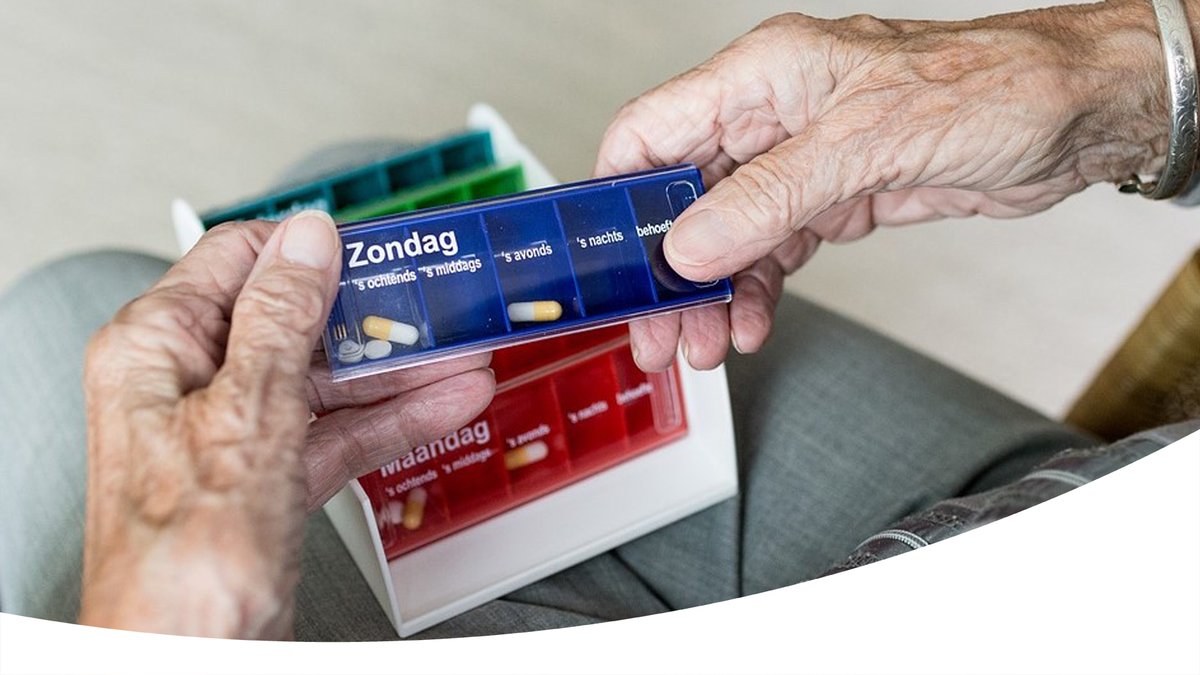 ZonMw's tweet photo. Vandaag is het Wereld Parkinsondag. Bekijk de verschillende onderzoeken die wij financieren op dit gebied hier: https://t.co/WcNBbrYYzZ #wereldparkinsondag https://t.co/UImZccNgpV