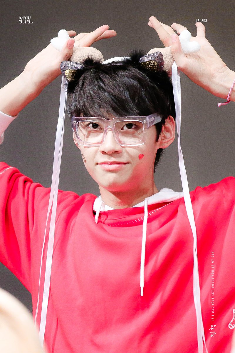 skybythewei's tweet photo. 160828 
#이진혁 #LEEJINHYUK https://t.co/0PT5KtEqzz