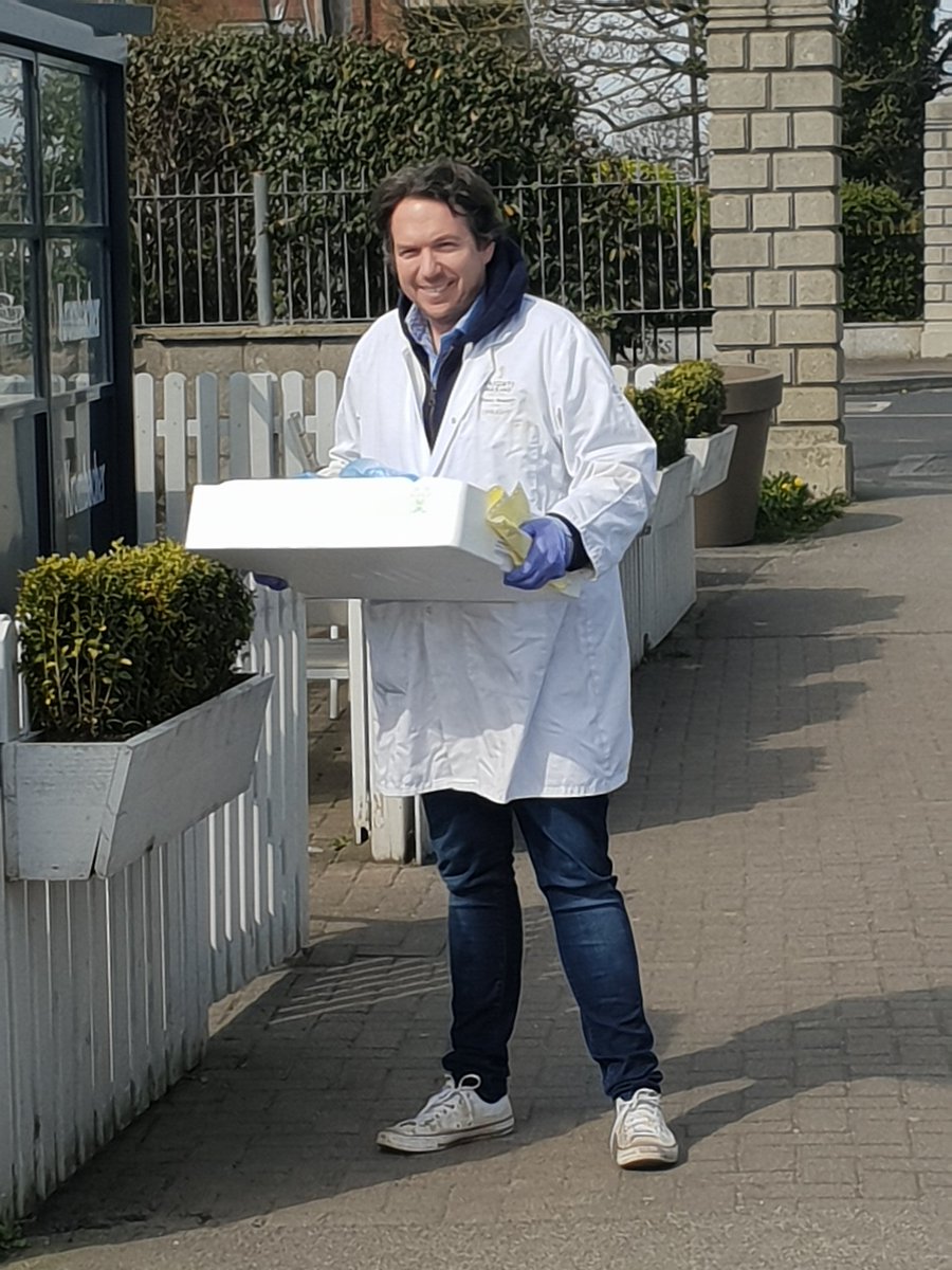 There's Johno Wright of <a href="/wrightsofmarino/">Wrights of Marino</a> working away keeping the nation supplied with the best of seafood!