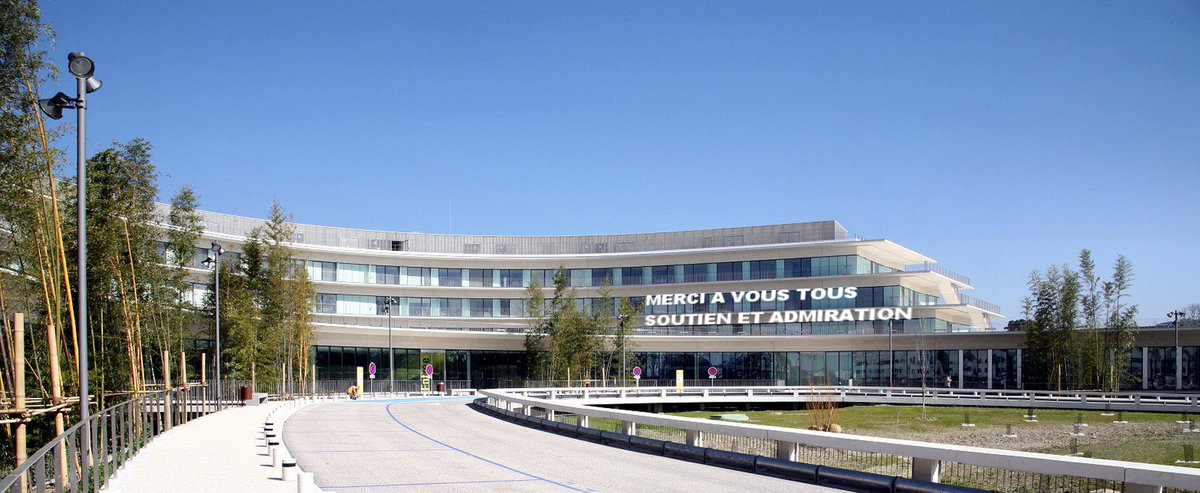 On a une pensée aussi pour les personnels de l'institut universitaire du cancer de Toulouse Oncopole
#Covid_19 #COVID19 #Coronavius #cancer #cancérologie #fightcancer #oncopole #toulouse #occitanie #hopital #tousaveclessoignants #TousSolidaires