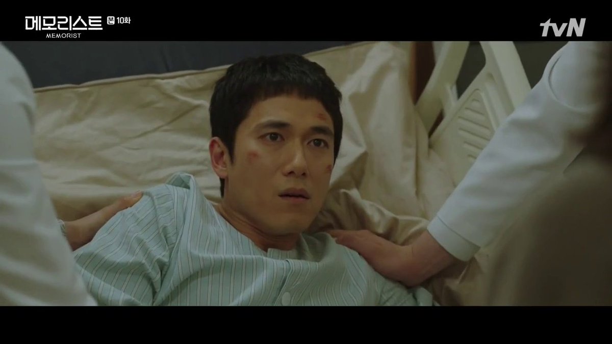 That’s not to say that I’m not enjoying this show – I love the message that your memories can be erased, but the feelings can’t. My favourite scene is the hospital one with Yitae and him immediately calming down when he sees Sanghwa. I’m a sucker for true love!  #memorist (3/10)