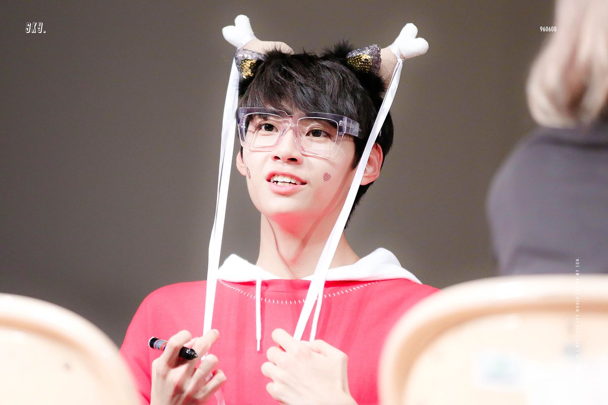 skybythewei's tweet photo. 160828 
#이진혁 #LEEJINHYUK https://t.co/0PT5KtEqzz