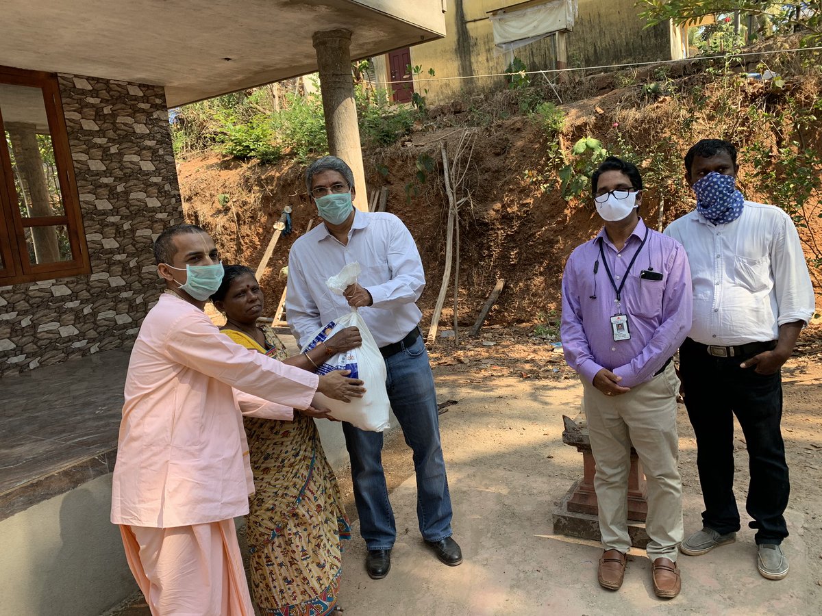 GopiKonnanath's tweet photo. Excited children, happy families, a drop of tear from few , the most overwhelming was meeting a 90 year old, living alone - people who havent been able to earn for a month - humbling experiences as we walked from door to door.  thank you mrs&amp;mr murthy, akshayapatra &amp; #Infosys https://t.co/fKx7NxZWnd