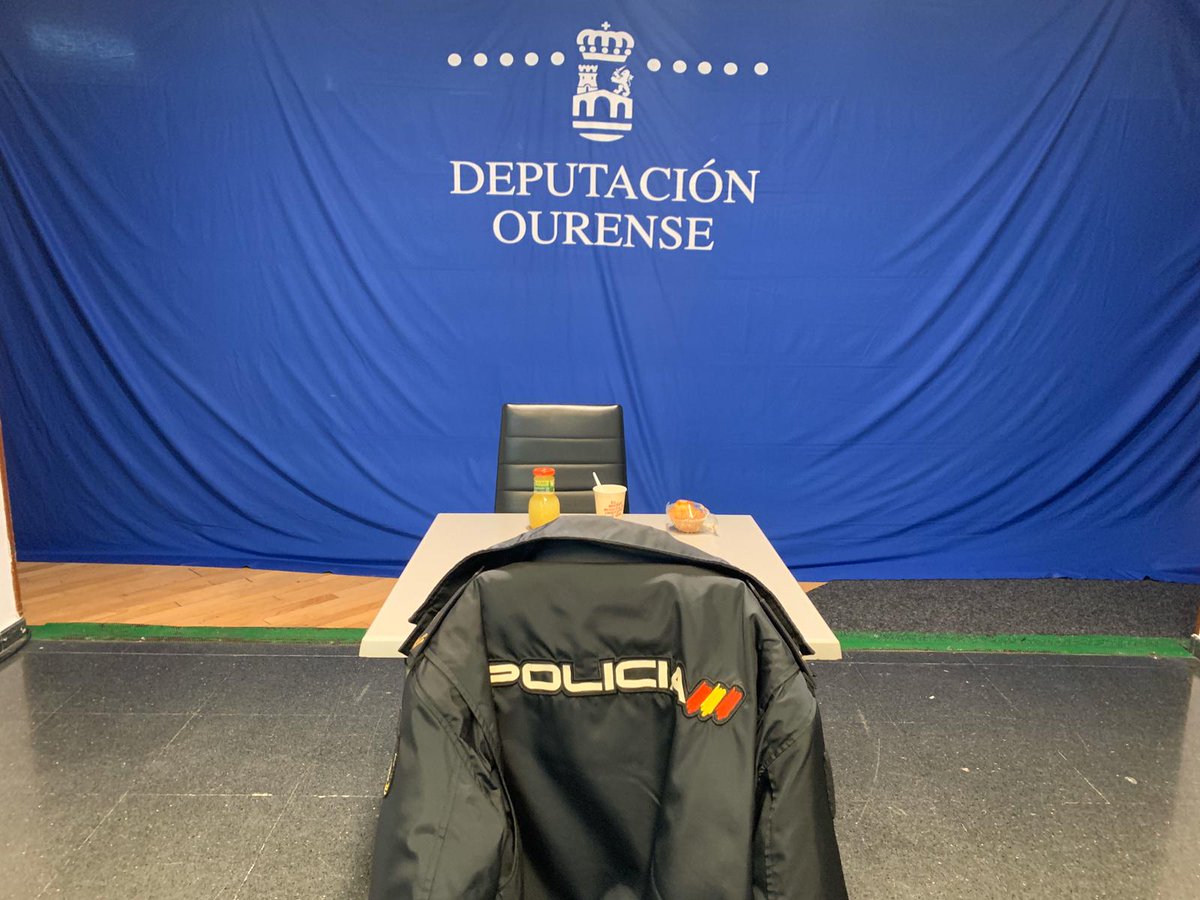 supgalicia's tweet photo. Qué maravilla poder empezar el servicio en #Ourense con un café☕ y bollería🍩 cortesía de la @DeputacionOU en las instalaciones de Paco Paz

Moitas grazas @ManuelBaltar por hacer el servicio más fácil ☺️

#QuedaNaCasa
#EsteVirusLoParamosUnidos https://t.co/ewZOtb9llT