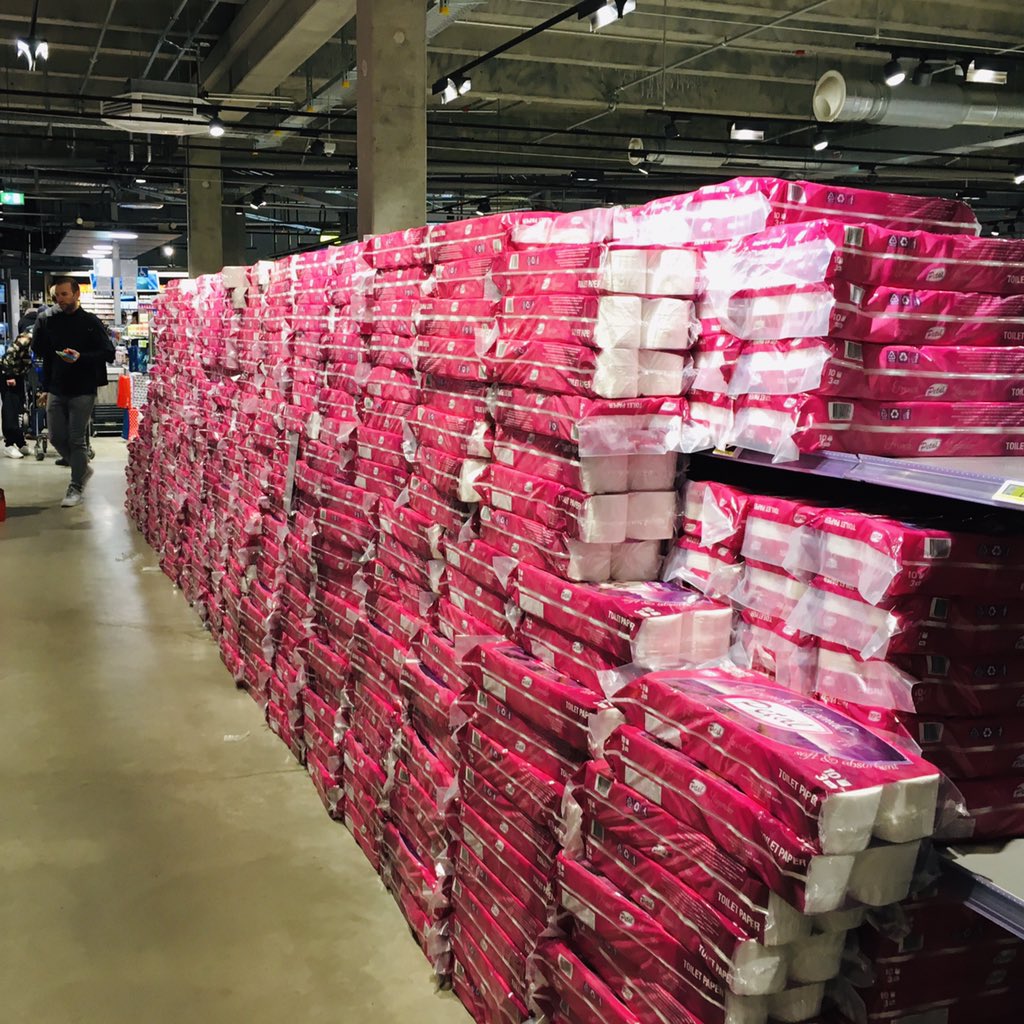 tm1mueller's tweet photo. es geht bergauf #CoronaVirusDE #COVIDー19 #Klopapier https://t.co/Nw6J0J0Z9r