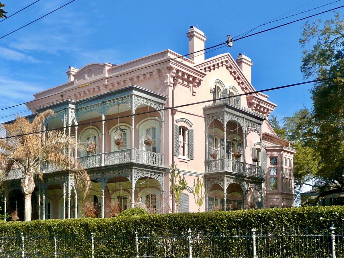 jmny33's tweet photo. Une photo de plus d’une maison du Garden District à la Nouvelle Orléans #nola #neworleans #explorenola #wheninnola #onetimeinnola #louisiana #visitnola #visitneworleans #louisiane #nouvelleorleans #neworleanslife #showmeyournola #exploreneworleans #Ilovenola #gardendistrictnola https://t.co/2hS7E5Ooaf