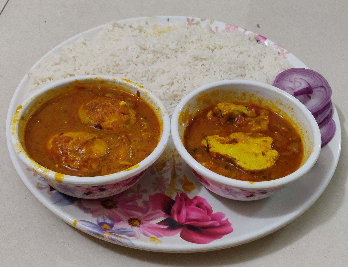 rafiology's tweet image. #BoiledEggCurry
#OmeletteCurry
#Chawal 
😋
👇