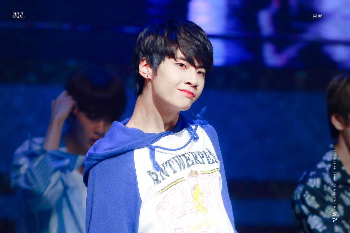 skybythewei's tweet photo. 161008 
#이진혁 #LEEJINHYUK https://t.co/qDsHbtTWGZ