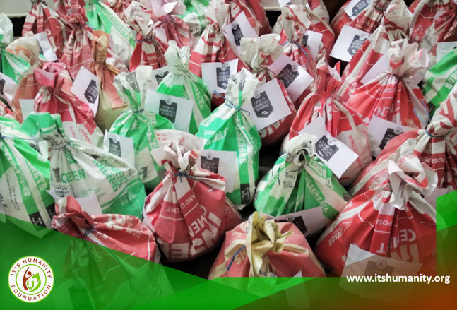 IHfoundationbd's tweet photo. “Gift of Humanity from IHF for the people of marginalized community to put a smile on their faces”
#2ndbatchofdistribution #Supportvictims #IHF #Standwithcommunity #Crisissupport #IHFSchool #COVID19Pandemic #Bangladesh https://t.co/jpiq1h7aLP