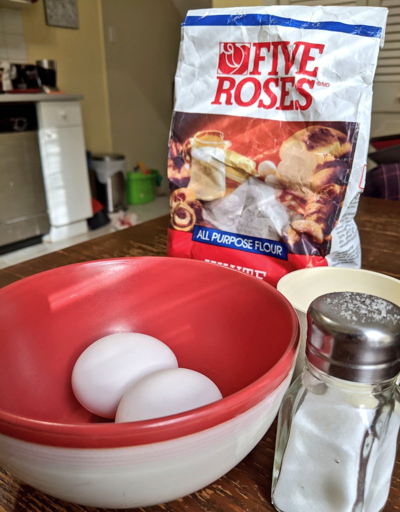 The dough ingredients are really simple:All-purpose white flour (Grandma swears by Five Roses, but any all-purpose non-cake flour should work)2-3 EggsStrained potato waterPinch of saltI'll go through how it all comes together here...