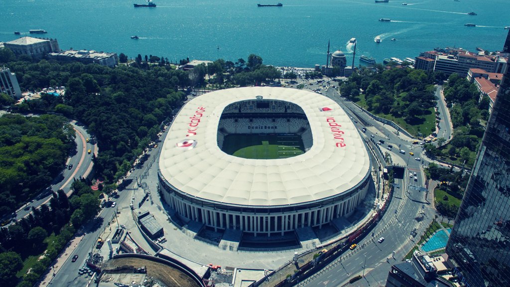 Besiktas's tweet photo. Konu kilit. 😎

#VodafonePark4Yaşında https://t.co/qgV1UobinC