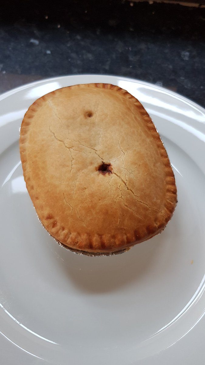 mudhutter's tweet photo. Time for a #piebreak and it is a Steak & Stilton pie from @HuddlestonsLtd https://t.co/dJLU30vDO5
