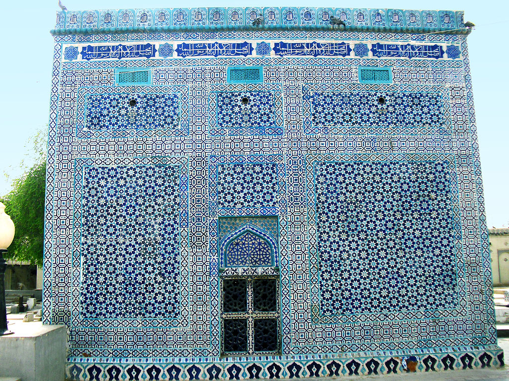 Shah Yousuf Gardezi Tomb (built c. 1152, rebuilt 1548), located about 600 meters southwest of the former fort of Multan, modern Pakistan.Architecture is clearly Khorasanian.