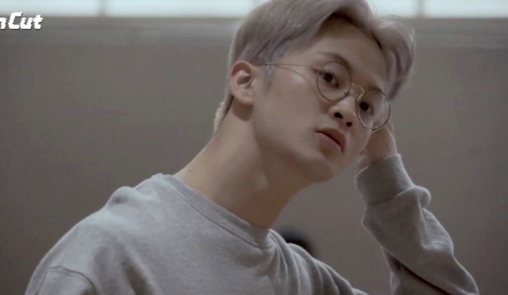 canadaboymark's tweet photo. 청순 미남깅 https://t.co/RXFxQwXDue
