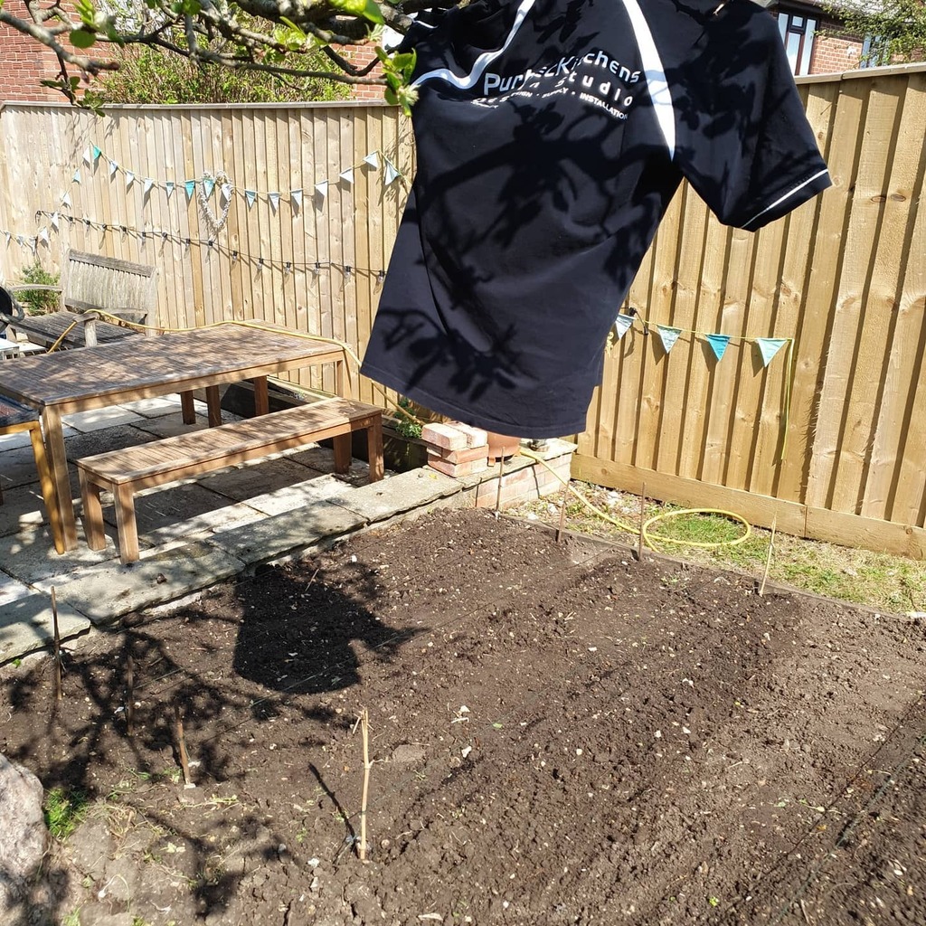 We don't just do kitchens..... vegetable patches too.😂😂
Must be beer O'Clock by now instagr.am/p/B-15rehjeI-/