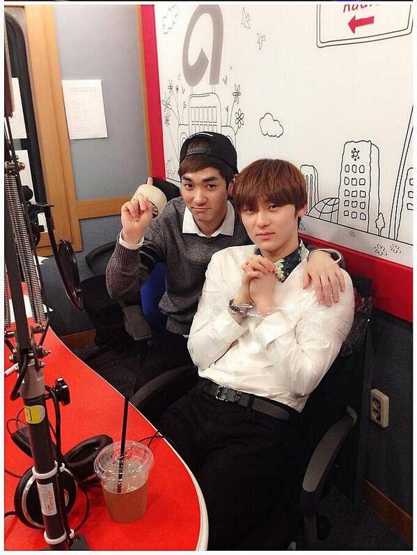 Minhyun being forever Aron& #39;s Baby thread :   #뉴이스트   #NUEST   #아론   #민현