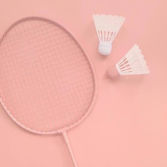 BADMINTON OR TENNIS? quote with your answer (you can also explain if you want!) + TAG  @TXT_members and  @TXT_bighit for social 50! 