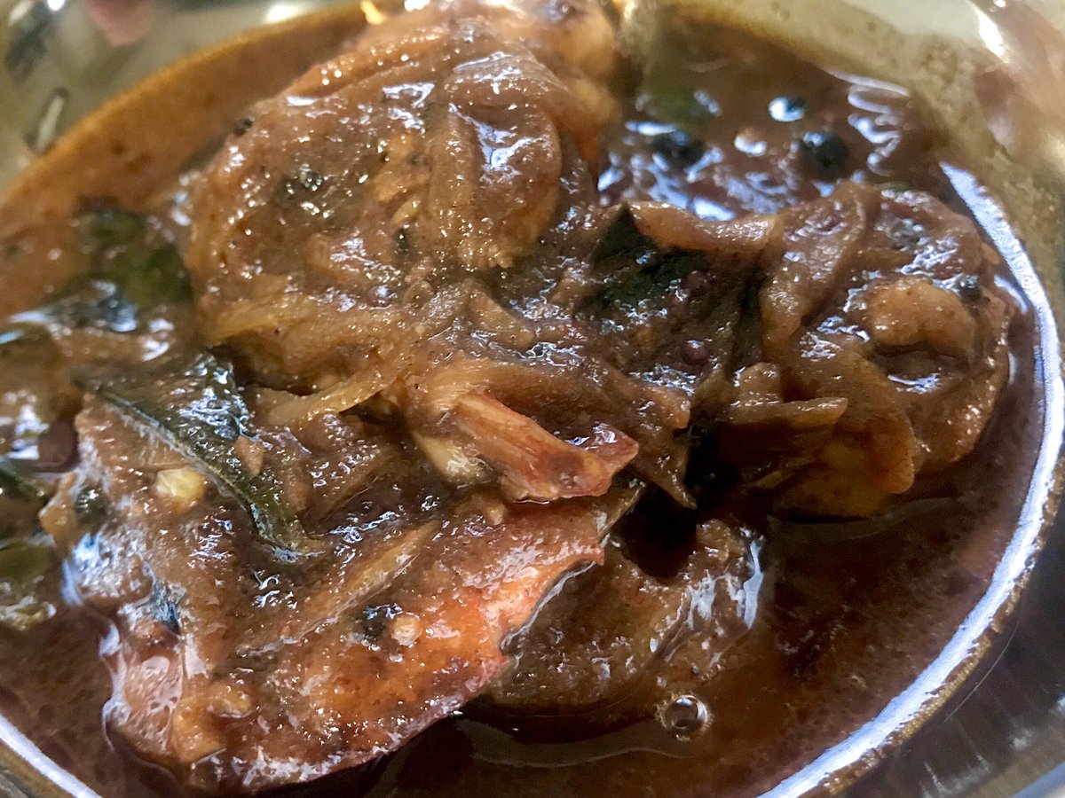 curryfield's tweet photo. chemmeen mulakittathu: Kerala style prawn curry を。kudampuli は少量でも十分過ぎるくらい効いてる。クセが強いので好き嫌いが分かれるよね。予定ではもうちょっと赤くなるはずだったんだけど。
#kudampuli
#stayhome https://t.co/QRaFRSSGoY