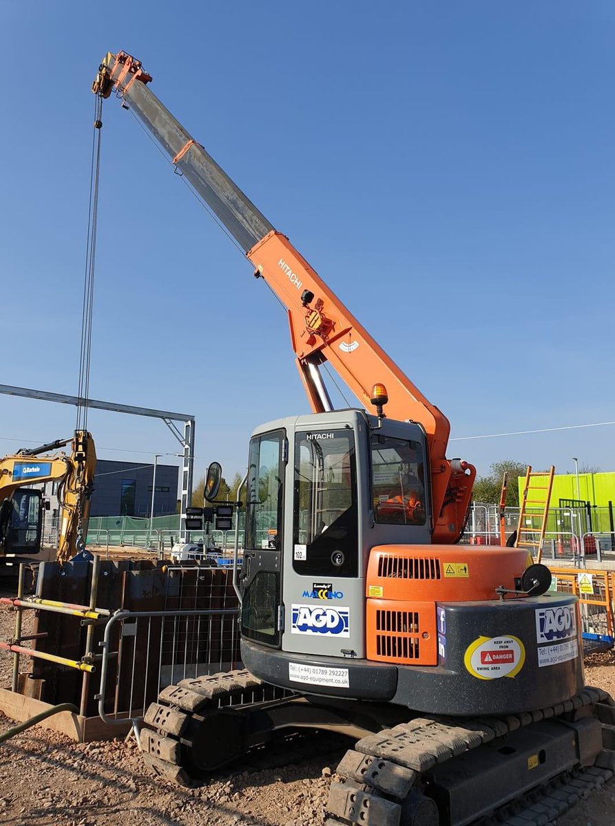 AGDEquipment's tweet photo. We’re Open All Hours as usual. This time at Cricklewood in north London for @Barhaleltd with one of our 5 tons Hitachi #ZeroSwing #MiniCranes working day and night all over Easter. Whatever your shift requirements @AGDEquipment will deliver the solution. https://t.co/It1Du78T3y