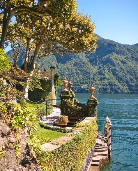 villa del balbianello- on the shore of lake como- terraced gardens- film location