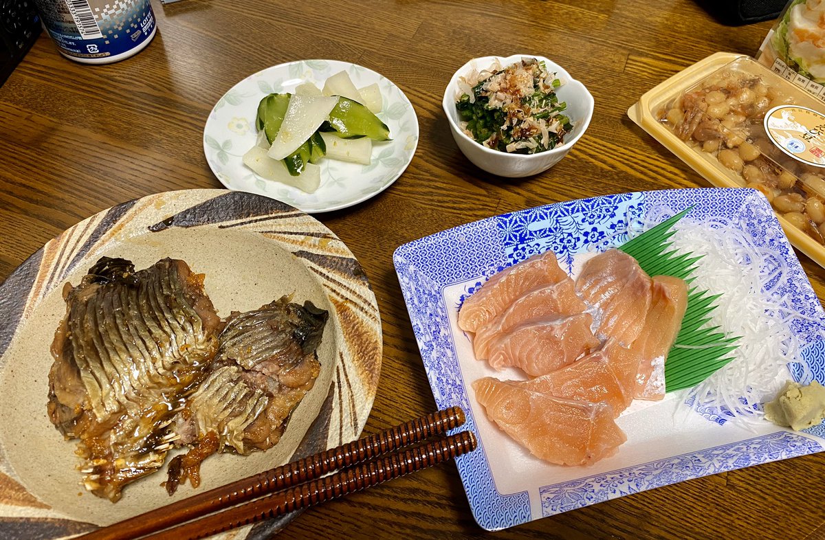 とりふぁ 西友でおかず買ってきてお手軽ご飯 鯉の煮付けに鱒のお刺身 とりふぁ 西友でおかず買ってきてお手軽ご飯 鯉の煮付けに鱒のお刺身