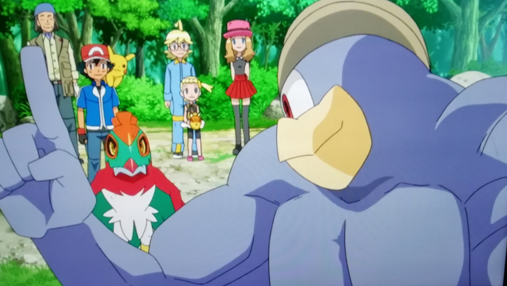 もくろー ポケモンxy 33 36話見たよ 33話 ルカリオもピカチュウ もトレーナーのことが心配で食欲無いのか いつも一緒だもんね コルニの指示でピカチュウ が動いてる もう二度と見ることの無いシーンだ コルニをルカリオが守る時ピカチュウも守ってるの