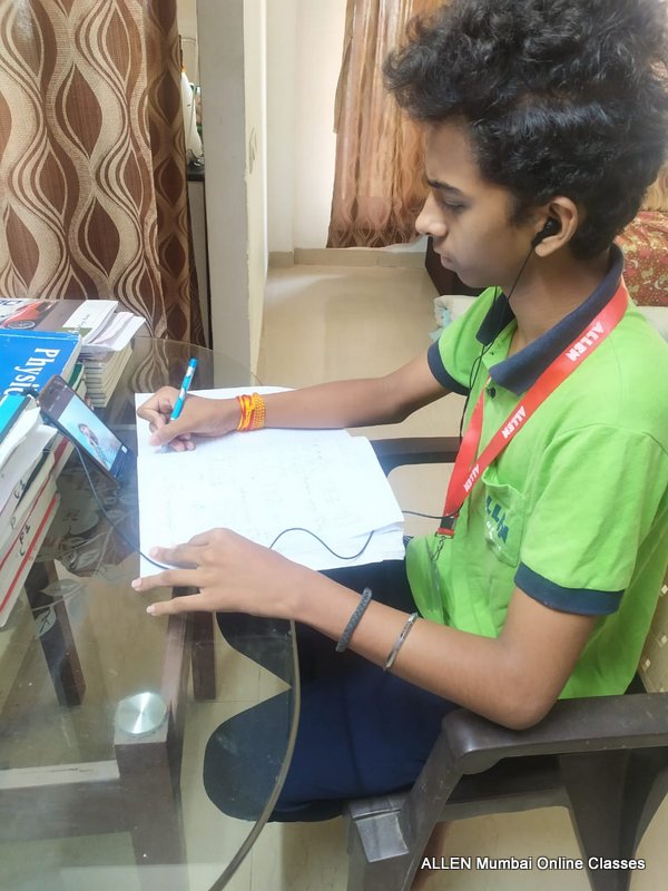 ALLENMaharashtr's tweet photo. Amidst the Lockdown #ALLENMumbai has gone a step ahead to honour its commitment to the students by starting classes on time at all the 18 centers across Mumbai, Navi Mumbai &amp; Thane and providing students ONLINE LECTURES from Expert Faculties.
#KotaCoaching https://t.co/YgOdkobKKB