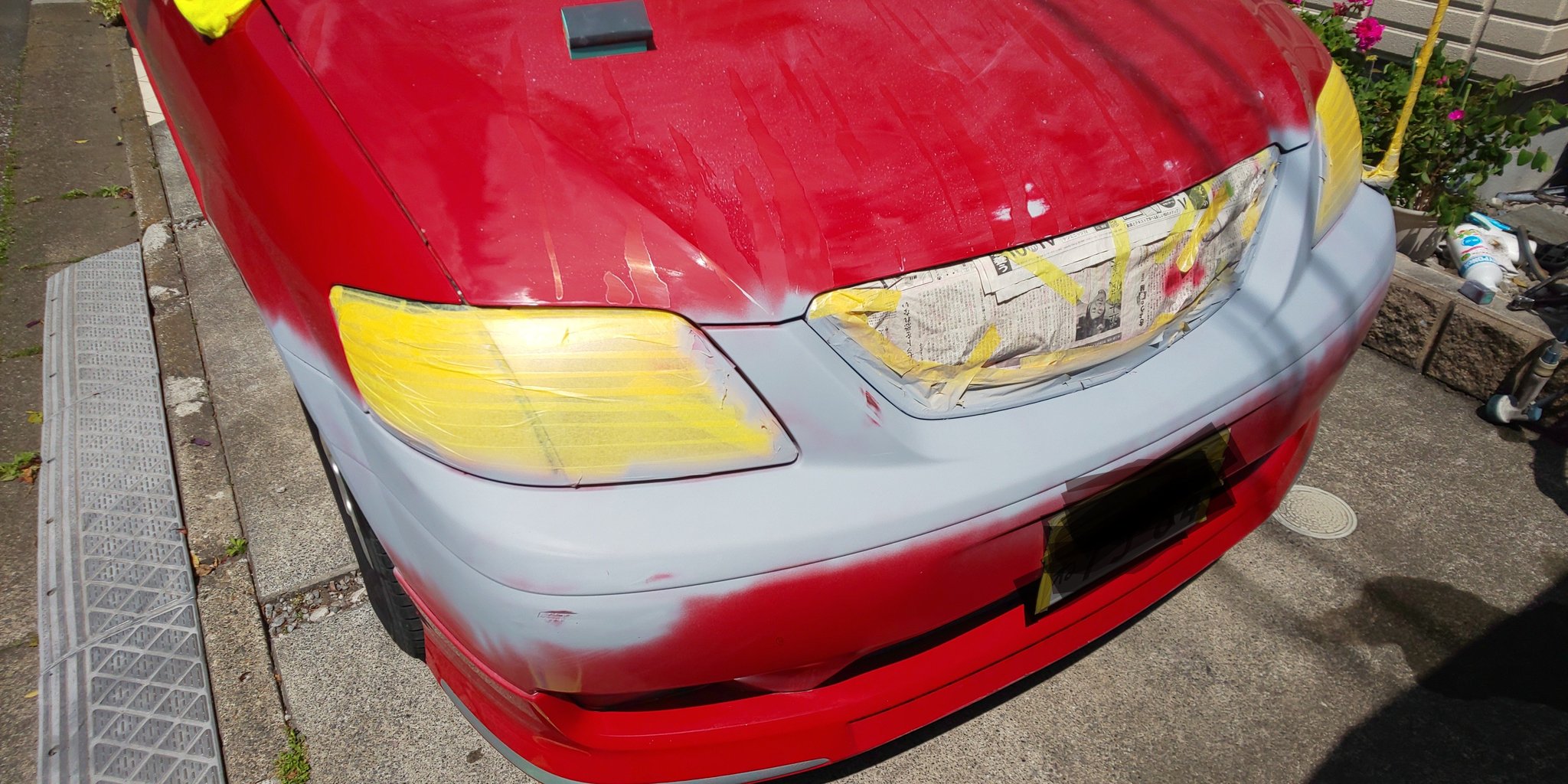 Taka06r 塗装 赤い宿命 この車を買ったときに塗装焼け ハゲは覚悟していましたが 笑 18年の歳月でクリアコートがハッゲハゲで日焼け後みたいな状態になってきたので モデラーとしてはプラモデルが塗れるなら車も塗れる ってことで ヤスリがけ