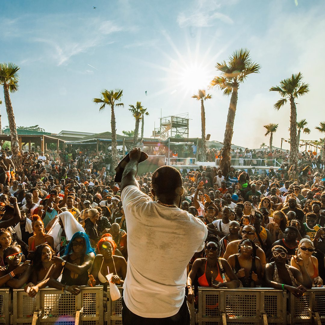 Music shines bright like a becon of light 💛🌴