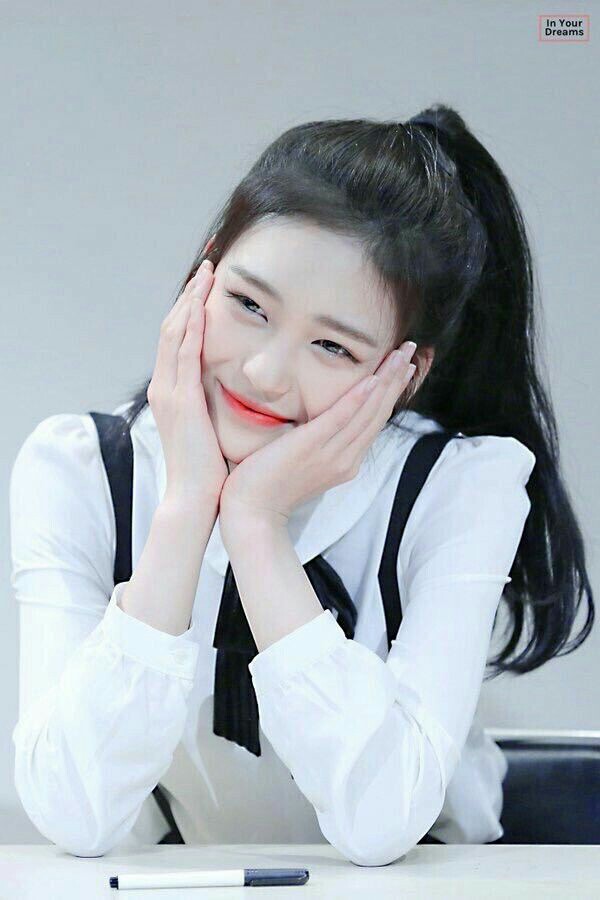 Jjisoolys's tweet photo. Halo aku alyssa
Chara jung jisoo
Aku newbie jadi masih butuh bimbingan kaka

Mutualan? Rt aj kaka nanti aku fb
Fambest? Dm aja g gigit ko

#roleplayerindonesia #roleplayer #roleplaykpop #roleplaying #rpindonesia #Rpw #rpkpop #rpwindonesia #rp https://t.co/6Jv1DvZx9x