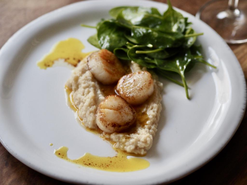 Jakobsmuscheln auf Blumenkohlpüree marymedeli.com/2020/04/11/jak…
