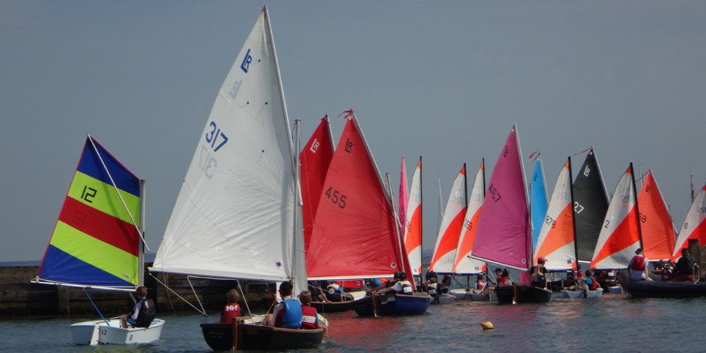 RYA's tweet image. With schools and sailing clubs closed, many young people may currently be feeling overwhelmed or anxious.

If you're a young person who needs someone to talk to, then visit our website👉 rya.org/GYBV50zarT7 where you can find details of organisations that may be able to help.