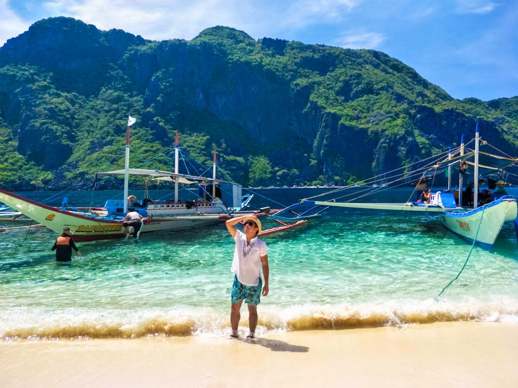 marty91190's tweet photo. Life is a beach and I'm just playing in the sand. (from https://t.co/KFNvd2b6Jt)
@heytravelersph @traveloka @travelokaph #asian #asianboy #beach #asianmen #itsmorefuninphilippines #Philippines #Palawan #ElNido #summer #pinoy #pinasmuna #comeseeph #vacation #explorer #pinasmuna https://t.co/kgmei8W9Tb