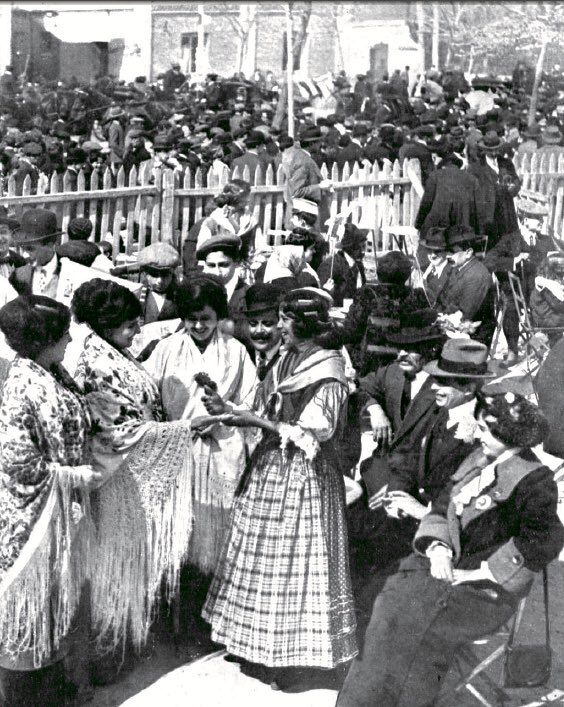 Desde 1700 hasta la segunda década del siglo XX se celebraba en Madrid durante el Viernes Santo la Romería de la Cara De Dios.

Primero se visitaba en la Calle Princesa la Iglesia de la Concepción donde en una capilla se guardaba un lienzo de la Santa Faz.