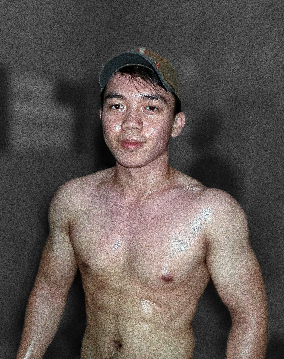 Don't judge the #indigo by their visions. Stay strong, stay sharp. Even know that I am one of them, I didn't even judge the normal ones for any reasons. #peace for all of us! #fitness #workout #sixpack