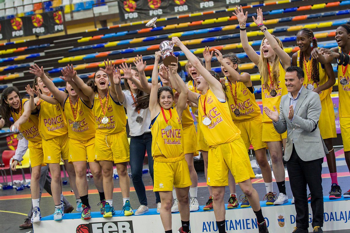 PonceVaCB's tweet photo. Junior 13/14

🥇Campeonas Cyl
🥈 Subcampeonas de España

#HaciendoHistoria #SomosPonce https://t.co/OFfQUTfGIj