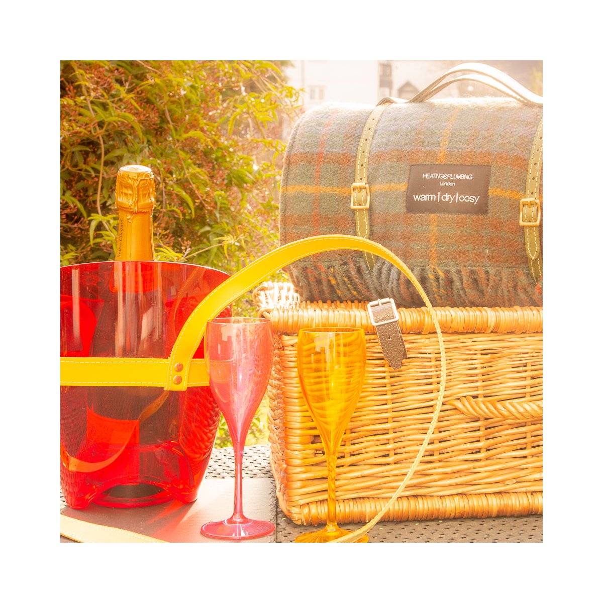 Champagne picnic in the garden anyone?  

heating-and-plumbing.com

#instachampagne #ilovechampagne #winelover #champagneflutes #luxurylifestyle #blanket #outdoorliving #madeinbritain #gardenblanket #outdoorblanket #gardenblanket #waterproofblanket #wool #woolblanket