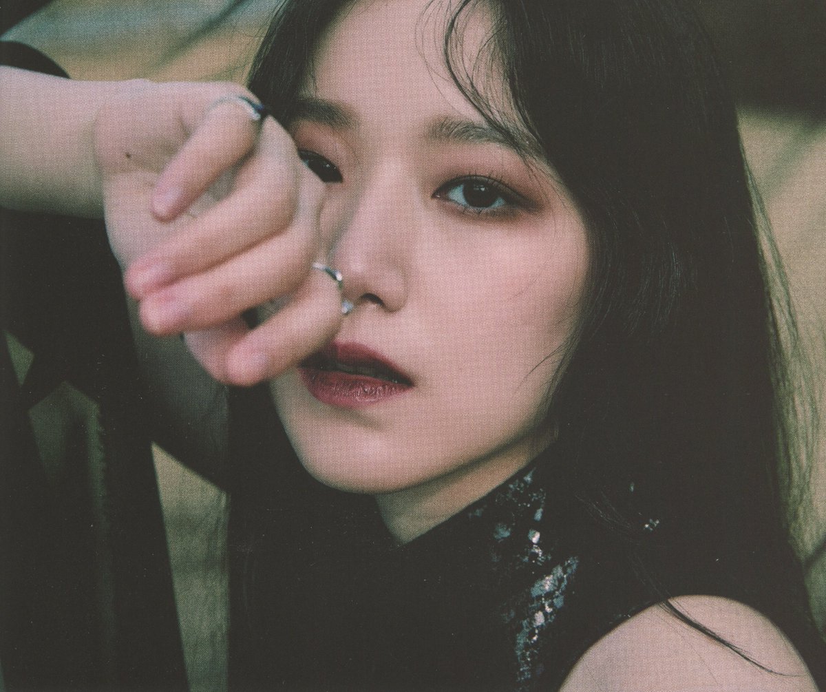 verahsu1010's tweet photo. (SCAN)  (G)I-DLE "I Trust" Album (True Ver.)
#여자아이들 #GIDLE #슈화 #Shuhua #葉舒華 #Ohmygod https://t.co/pGHzZskmQV