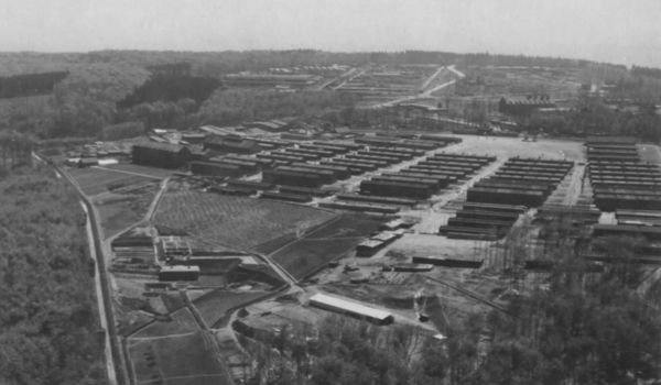 11 April 1945 | American forces liberated the  #Buchenwald concentration camp. Among liberated prisoners were those evacuated from  #Auschwitz. Between 1937-45 Germans imprisoned in this camp almost 280,000 people. Over 56,000 of them were killed.  https://buchenwald.de/en/72/ 