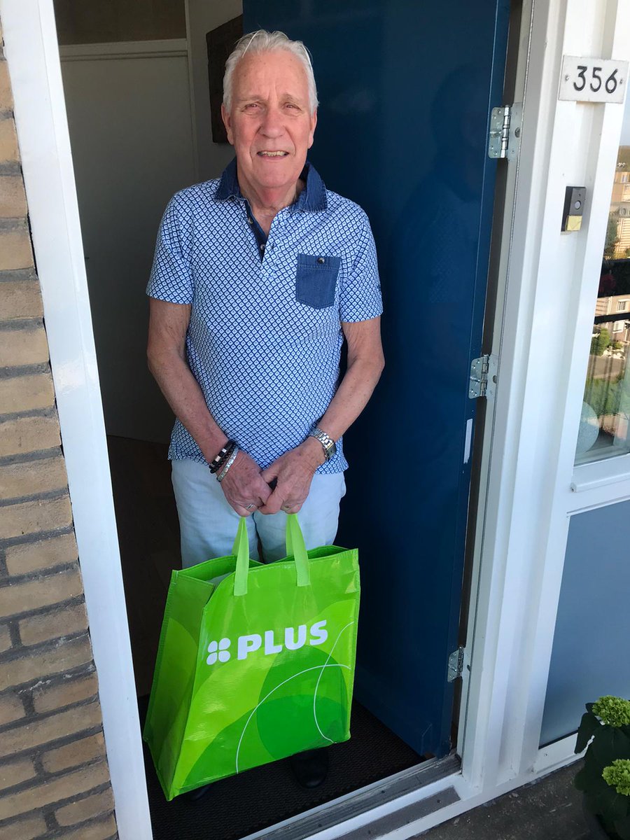 excelsior20's tweet photo. We gaan nog even door met verrassen! Voor #cock #hans #peter #joop #staysafe #fijnepaasdagen https://t.co/xIRJSjm10b
