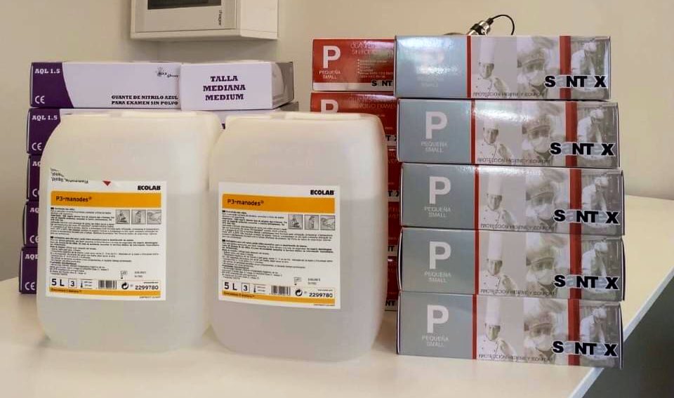 avericum's tweet image. Esta crisis sanitaria nos ha llevado a ser más solidarios, sin duda. Hoy tenemos que agradecer de todo corazón a @lacteascobreros por donar a #AvericumBenavente 
🔸400 unidades de mascarillas quirúrgicas
🔸1100 guantes
🔸10 litros de hidrogel
¡Gracias por cuidarnos! #COVID__19
