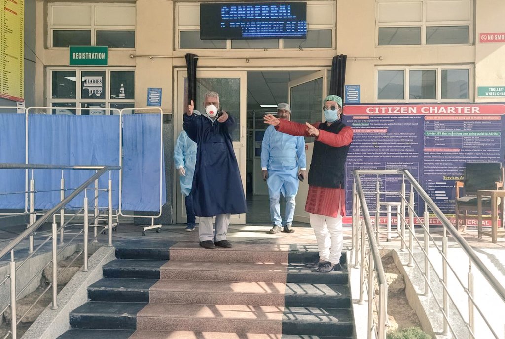 Muncipal council Ganderbal President Adv Altaf Ahamd today visted District hospital Ganderbal and discussed with MS./ Medical Superintendent DHG Dr Mehraj-ud-din regarding installation of disinfectant tunnel.m.facebook.com/story.php?stor…
<a href="/Drjitendersing1/">Dr. jitender singh</a>