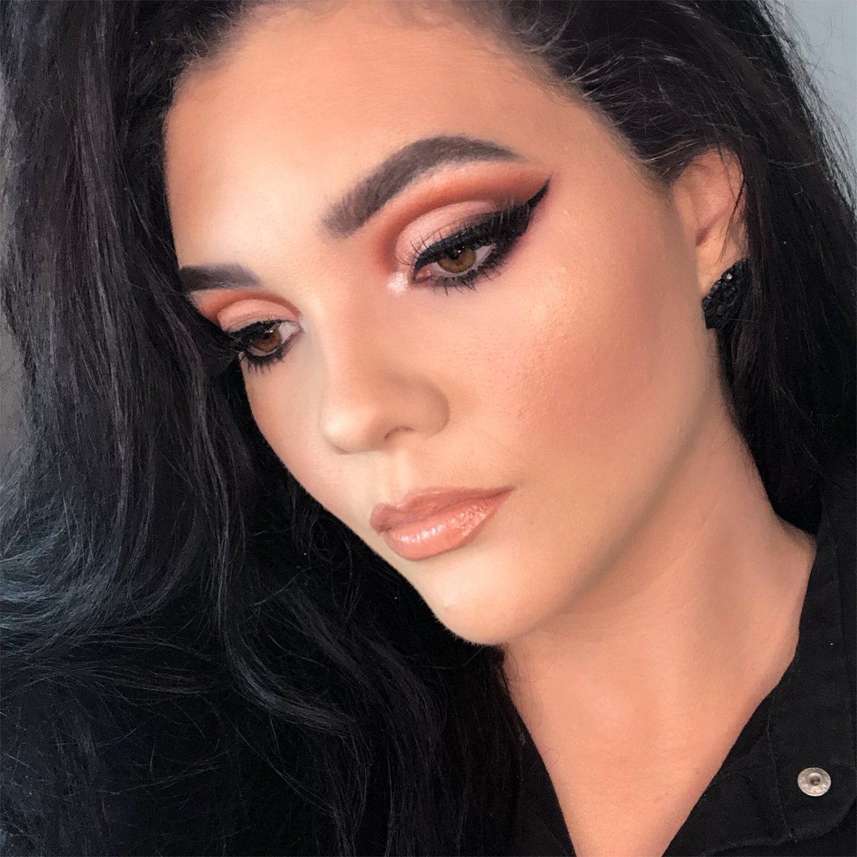 Mattes (apart the lil eye inner highlight 😝) 
<a href="/ABHcosmetics/">Anastasia Beverly Hills</a> brow pomade ‘ebony’ 
<a href="/prima_lash/">PrimaLash 👑</a> ‘Tasha’ 
<a href="/bperfectcosm/">BPerfect Cosmetics</a> xl carnival palette eyeshadows  #makeup #makeupartist #eyeshadows #anastasiabeverlyhills #lashes #brows #makeupgeek