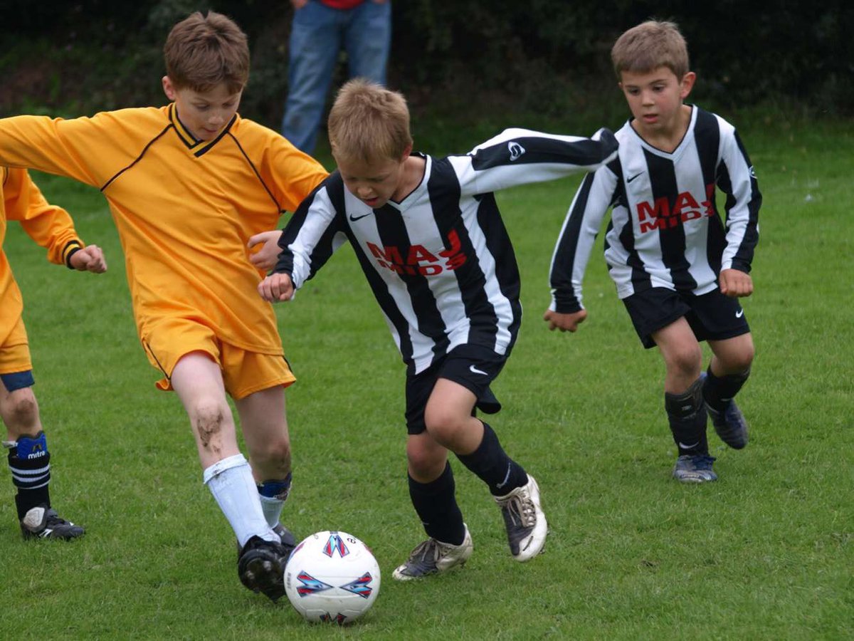 Jack Leask (@jackleask90) on Twitter photo Thanks for the nomination <a href="/harryfarns/">harry farnsworth</a> <a href="/owen_holdsworth/">Owen</a> if you are a football person join the challenge of posting a footy pic, once nominated u have 24hrs to post a picture of yourself as a player/coach or donate £30 to charity. I nominate <a href="/BrettTaylor57/">Brett Taylor</a> @DelsinAckom <a href="/FMwandwe/">Lifumpa Mwandwe</a> Thanks for the nomination <a href="/harryfarns/">harry farnsworth</a> <a href="/owen_holdsworth/">Owen</a> if you are a football person join the challenge of posting a footy pic, once nominated u have 24hrs to post a picture of yourself as a player/coach or donate £30 to charity. I nominate <a href="/BrettTaylor57/">Brett Taylor</a> @DelsinAckom <a href="/FMwandwe/">Lifumpa Mwandwe</a>