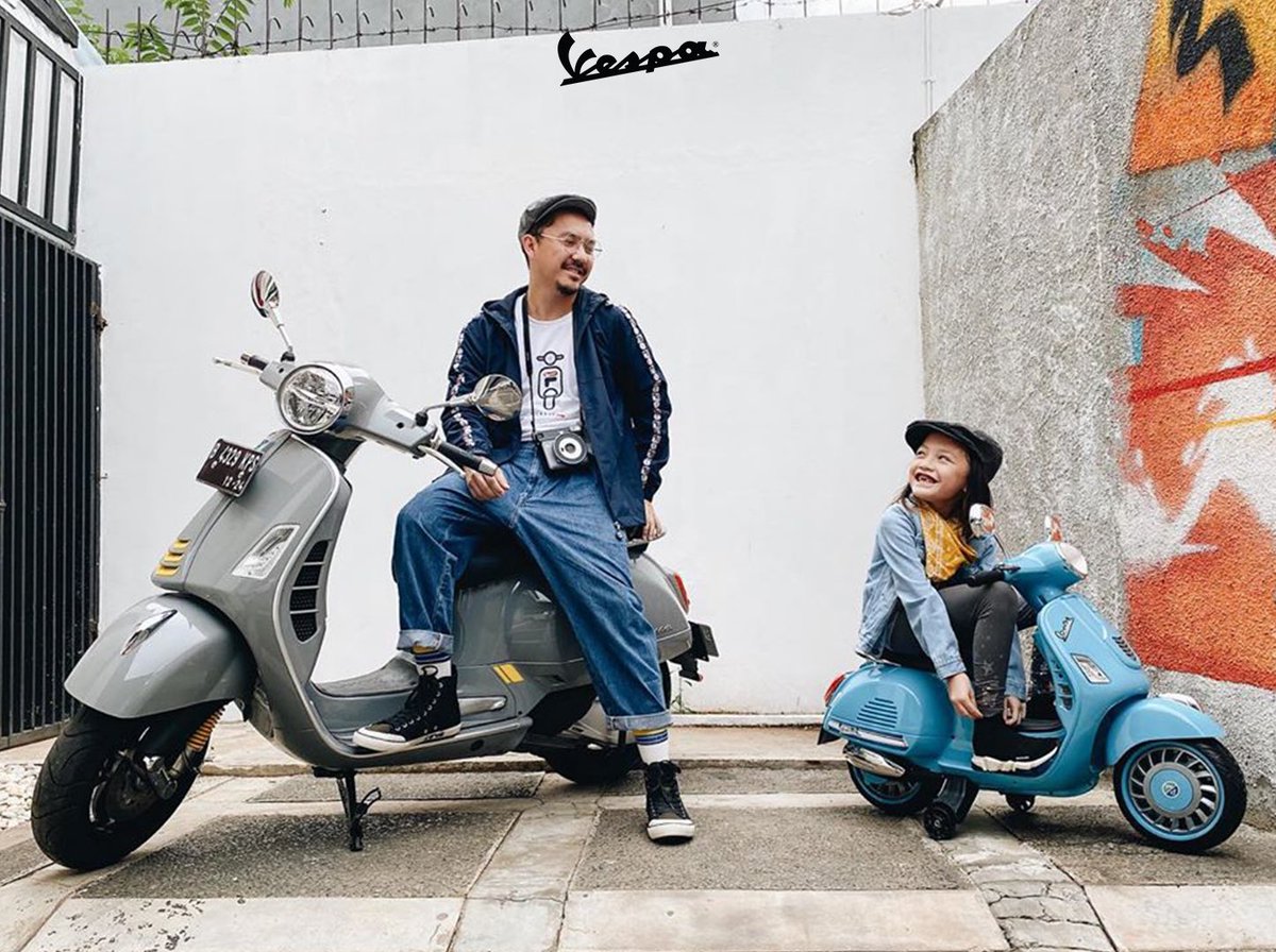 Vespa_IND's tweet photo. Nah, ini dia contoh postingan #LiveMoreAtHome Digital Content Competition saat #DiRumahAjaBarengVespa dari @omeshomesh yang bisa menangin hadiah Fila x Vespa merchandise. https://t.co/oxVLD0jXV4