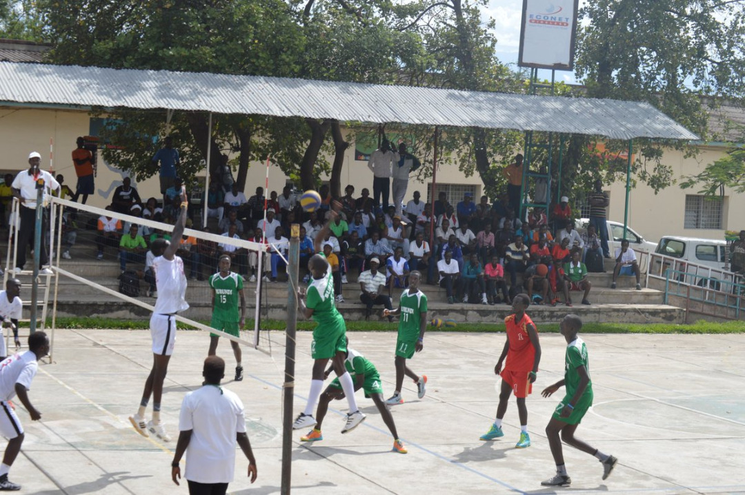  Le championnat de  #volleyball amateur va se poursuivre dès le weekend prochain. Des mesures seront arrêtées lundi le 13/04/2020 "pour prévenir la propagation du  #coronavirus lors de la préparation et des matchs de compétition" #Burundi  #sports