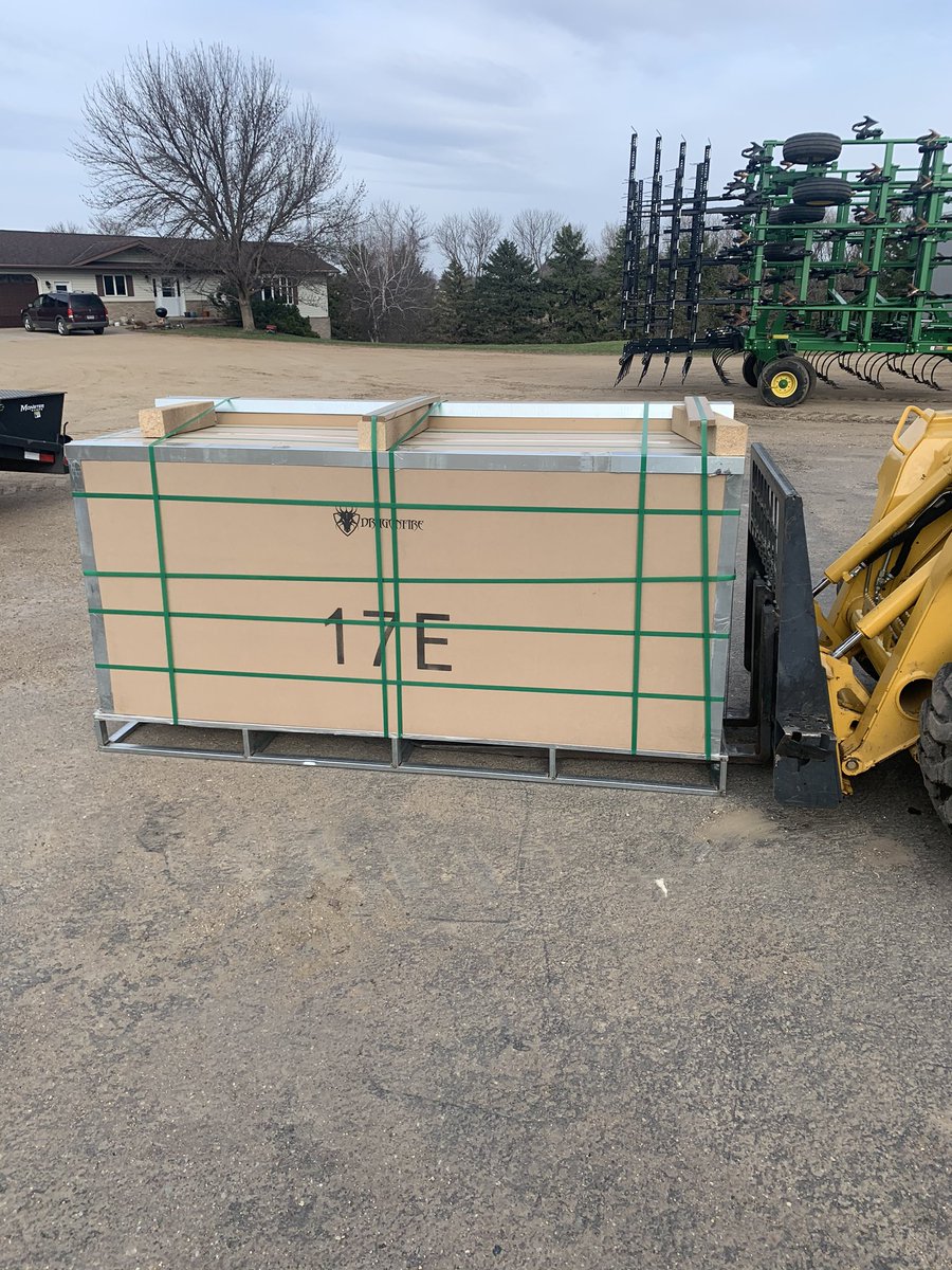 Redrockseed's tweet photo. Delivering seed and big kid Easter presents! @BecksHybrids @BecksAgMN #CRrewards https://t.co/if0F2SieVJ