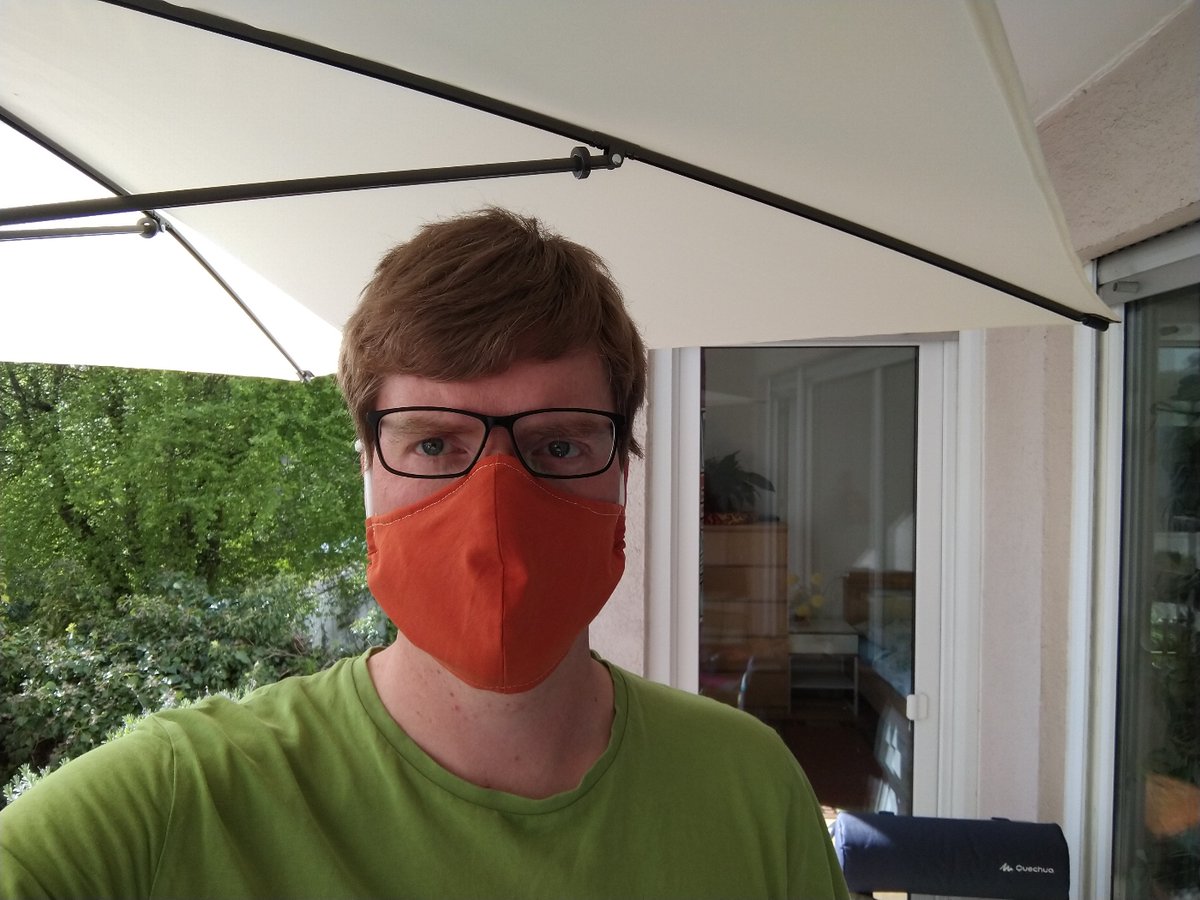JoKnopp's tweet photo. Ich hab mir in meiner Urlaubswoche mal von meiner Liebsten die Nähmaschine erklären lassen und mir eine Maske genäht. Bin sehr zufrieden, der erste Praxis Einsatz überzeugt. https://t.co/NgyX5hdvk6
