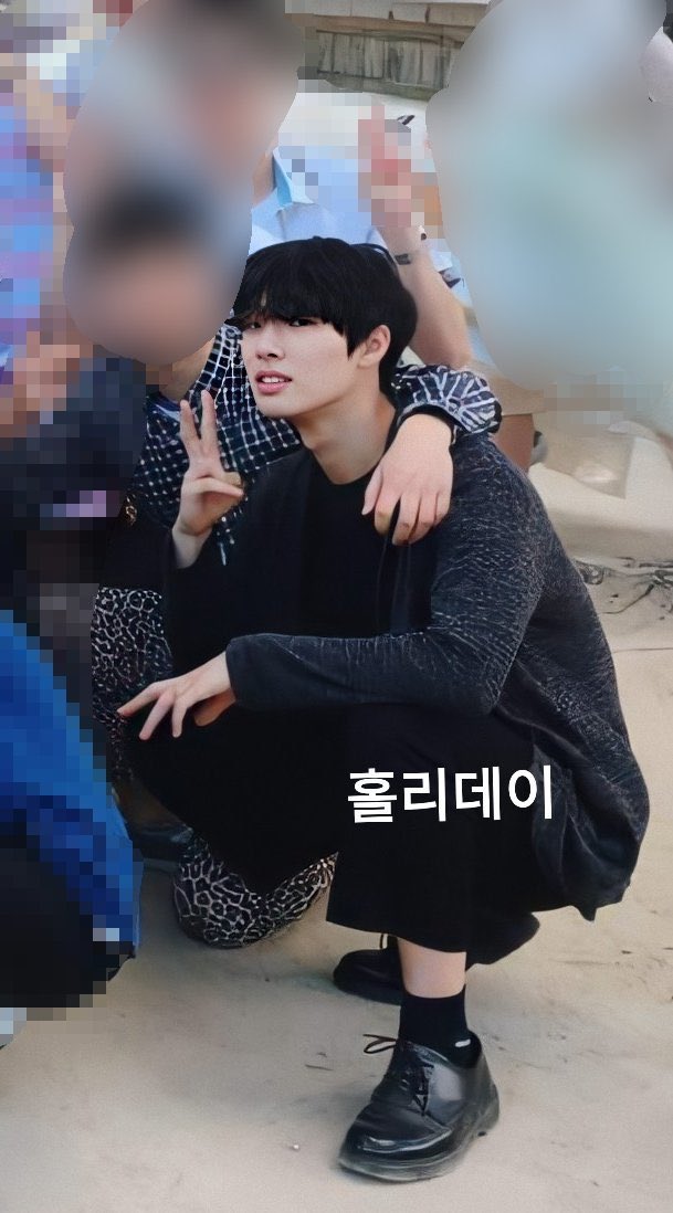 mingi• Ilmu Komunikasi FIKOM & #39;17• aktif di radiomu jadi announcer• sobi sama abang kantin fikom sampe sering kasbon• anak ciseke garis keras• nongkrongnya di gembul / hipot dalem